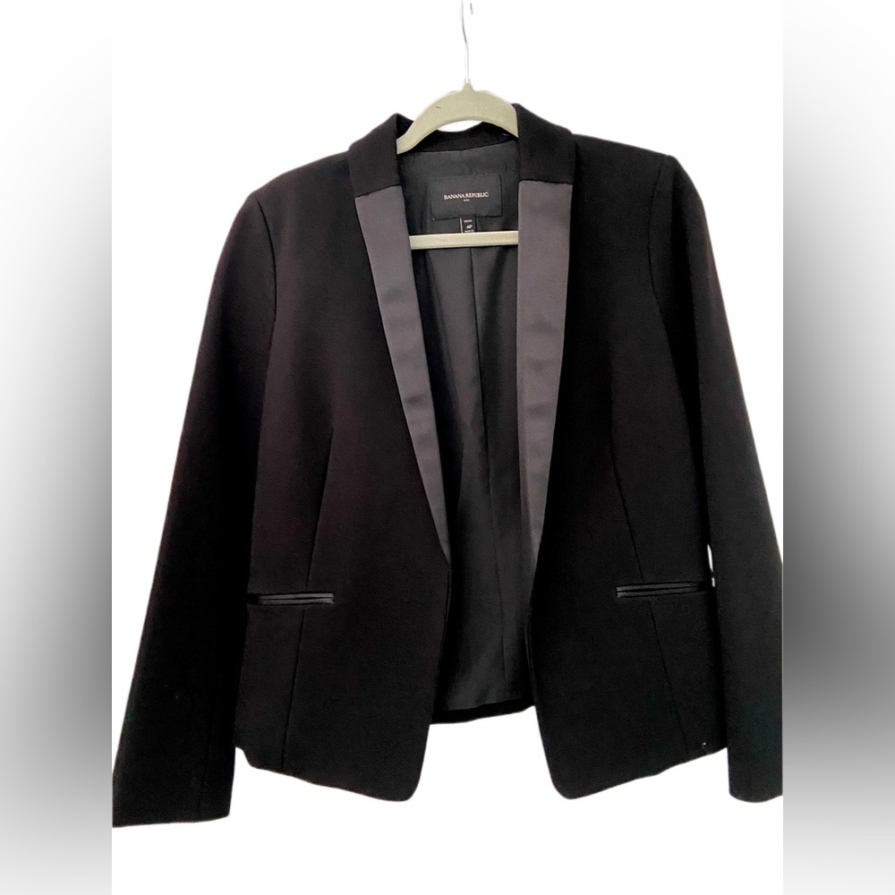 Banana Republic blazer, size 4P, black
